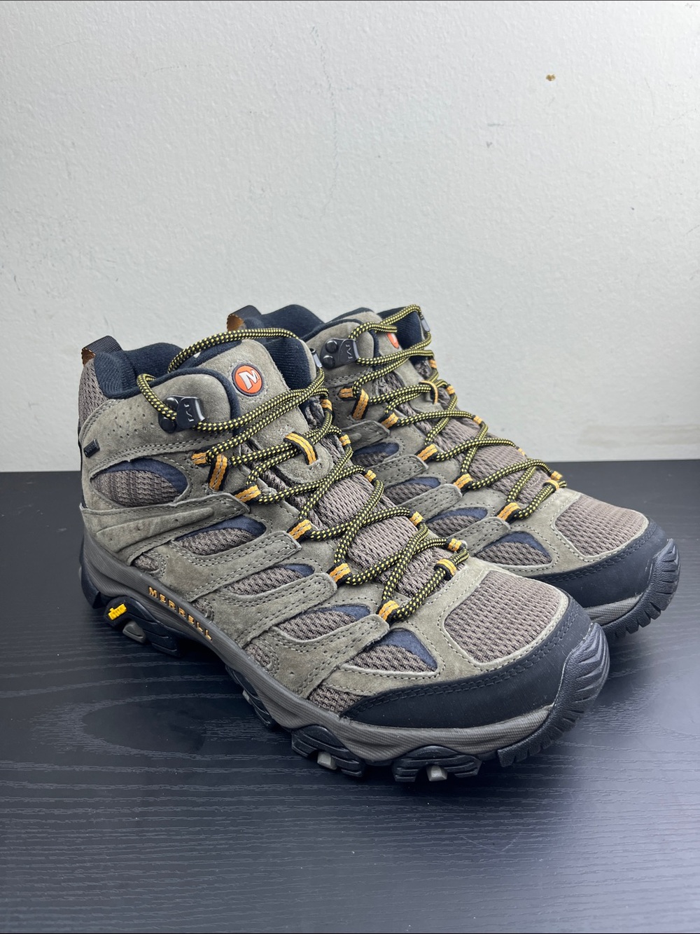 Merrell Moab 3 Mid GORE-TEX Men's Size 9 Brown Waterproof Hiking Boots NIB